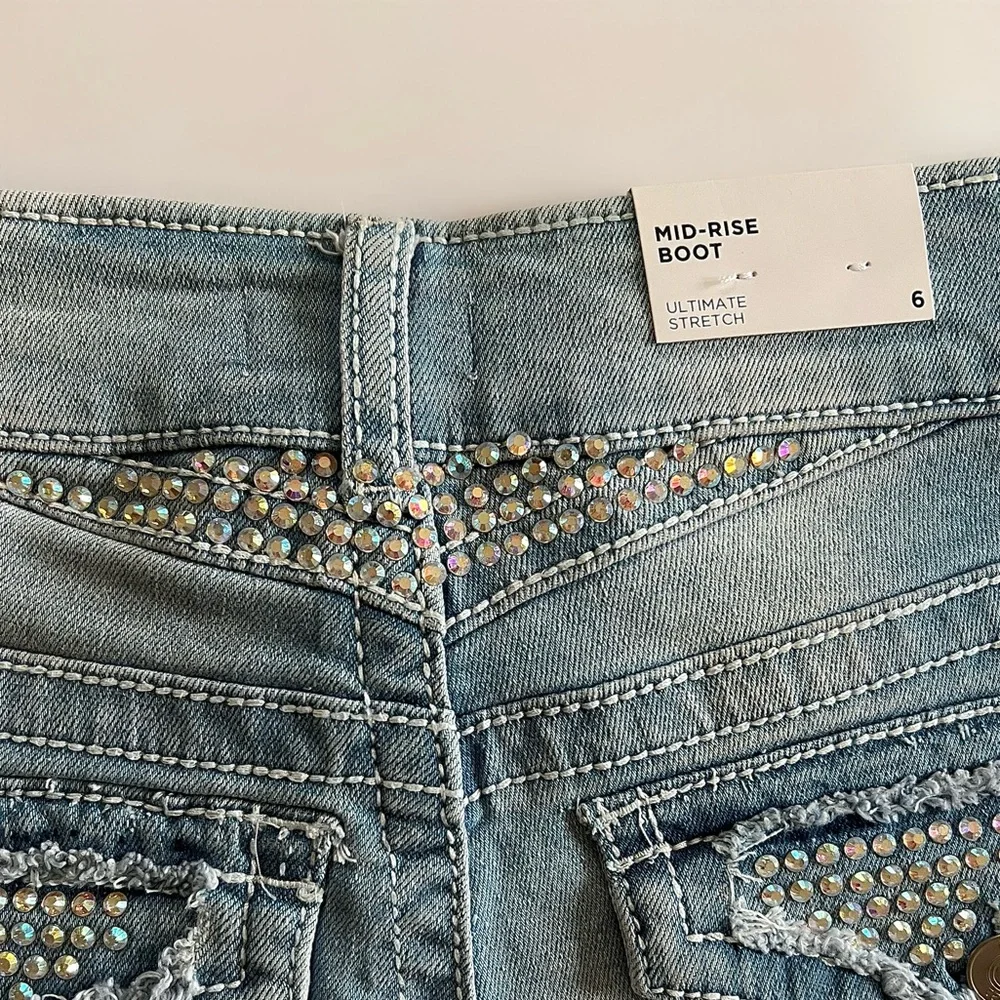 Rue21 Mid - Rise Boot Ultimate Stretch Flare Jean Size 6 - Picture 6 of 13